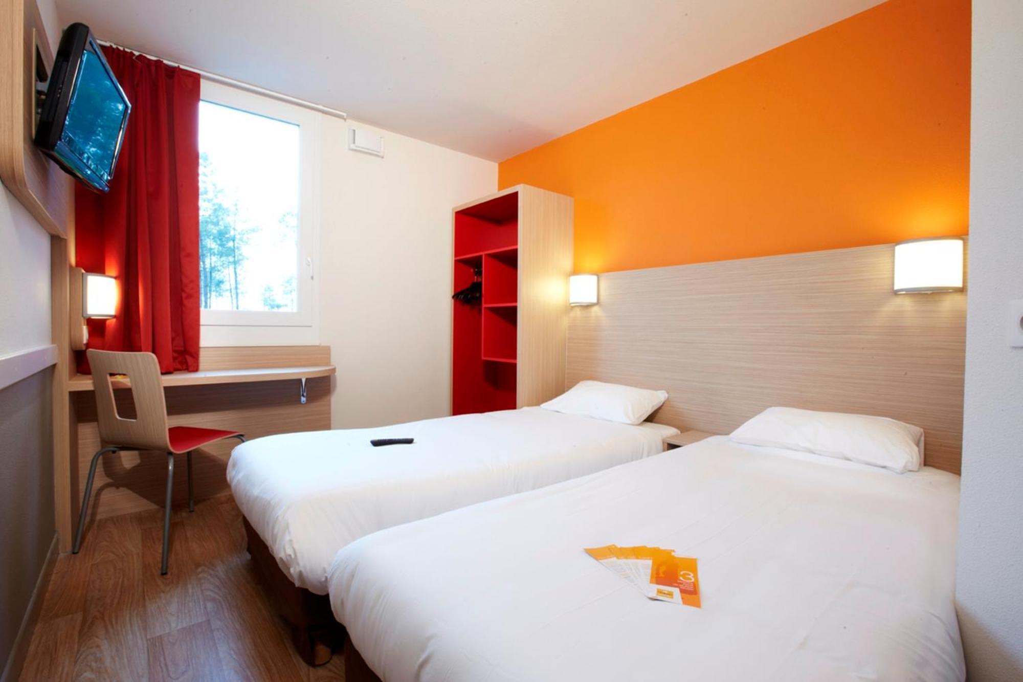 Premiere Classe Roissy - Aeroport Cdg - Ле-Мениль-Амело Экстерьер фото