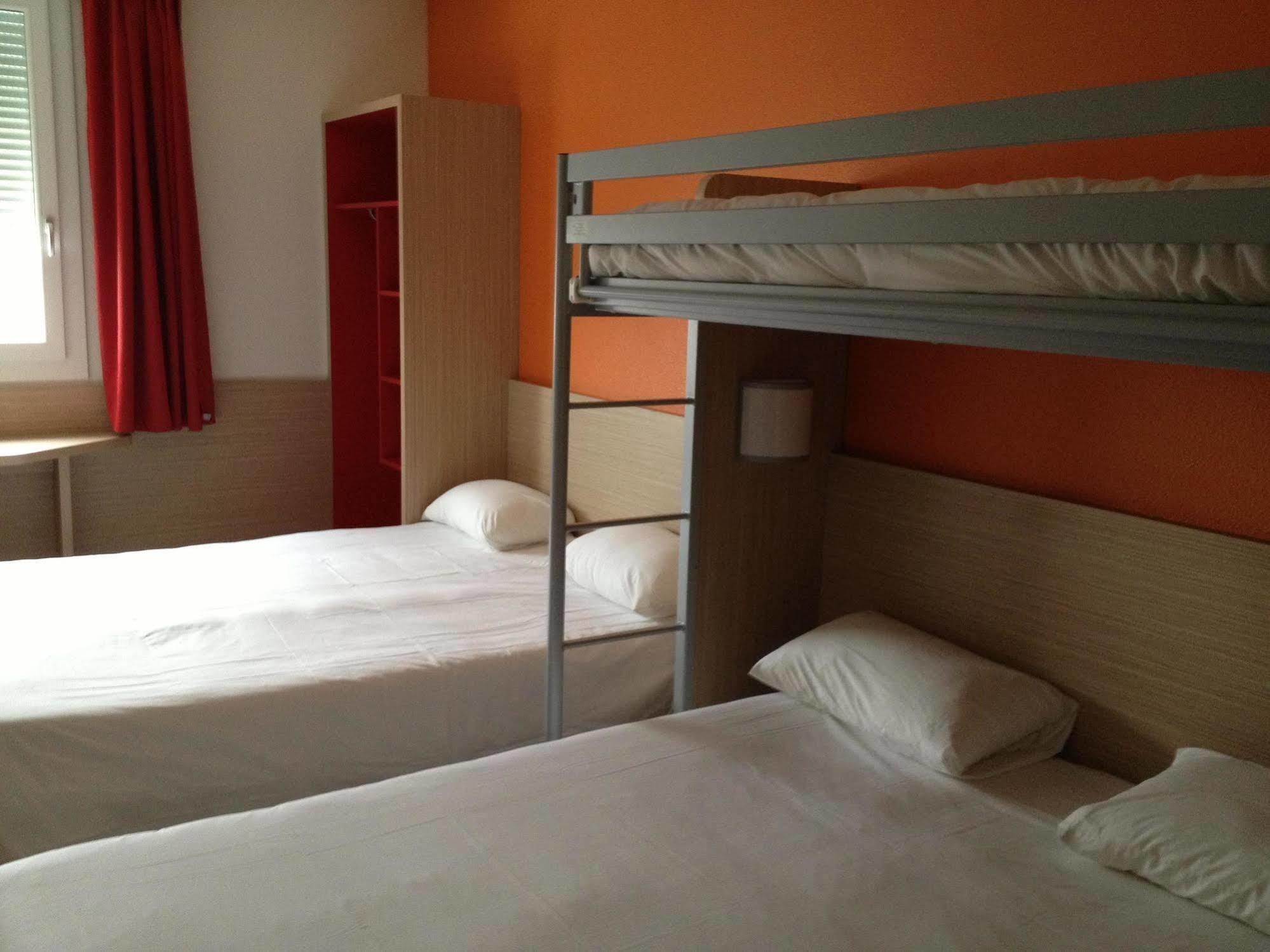 Premiere Classe Roissy - Aeroport Cdg - Ле-Мениль-Амело Экстерьер фото